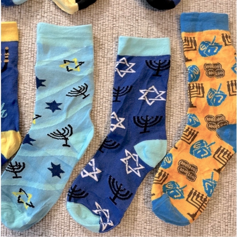 Hanukkah Bundle 12 Pairs Novelty Socks + 20 Israel Flags Menorah Dreidel NWOT - Picture 6 of 7